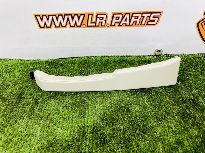 LR152187 Right Range Rover L460 (2023-) Instrument Panel Used cost  € in stock 1 pcs.