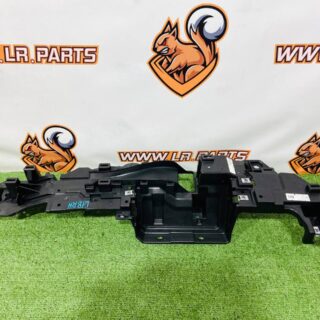 LR152986 Right support of the cargo compartment panel Range Rover L460 (2023-) Used cost 90 € in stock 1 pcs.