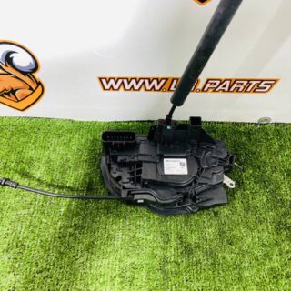 LR153678 Front right door lock for Range Rover L460 (2023-) Used cost 220 € in stock 1 pcs.