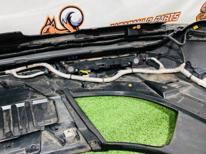 LR157972 Rear bumper assembly for Range Rover L460 (2023-) Used cost  € in stock 1 pcs.