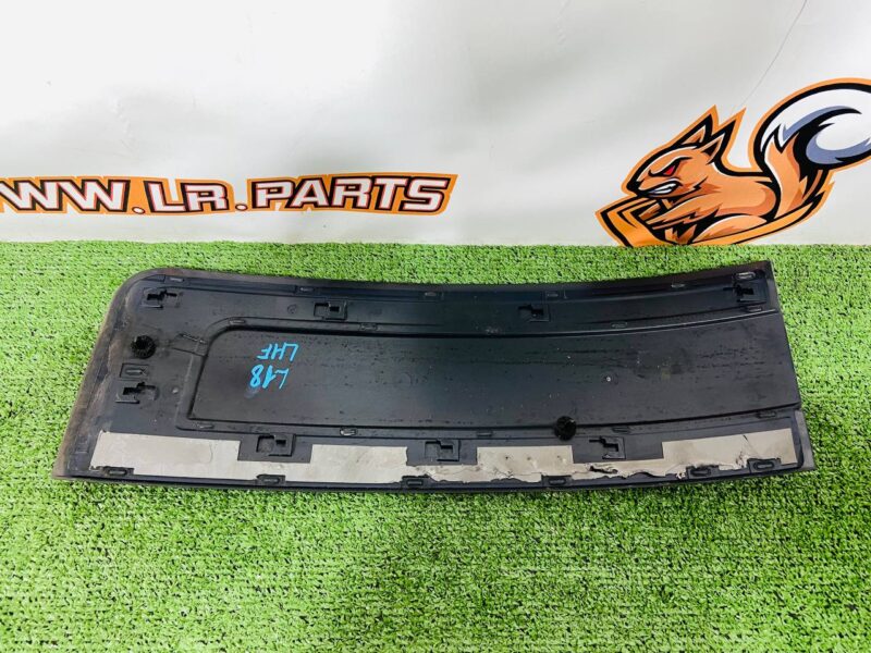 LR159782 Front left door molding for Range Rover L460 (2023-) Used cost 100 € in stock 1 pcs.