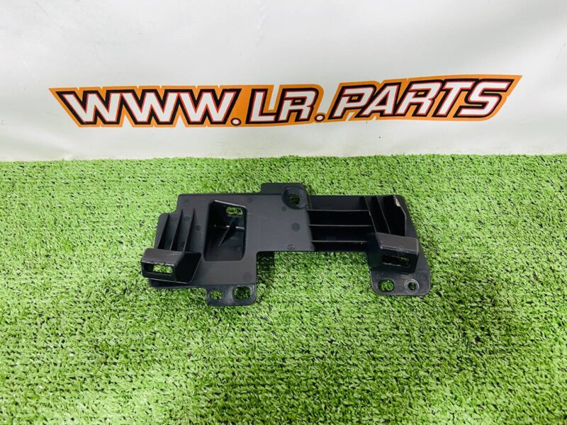 LR160727 Left side trim bracket of the body for Range Rover L460 (2023-) second hand cost 60 € in stock 1 pcs.