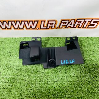 LR160727 Left side trim bracket of the body for Range Rover L460 (2023-) second hand cost 60 € in stock 1 pcs.