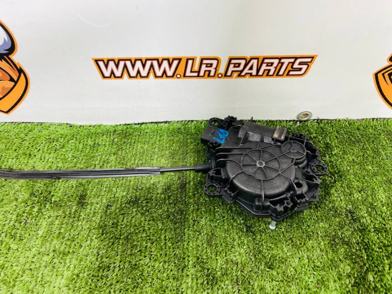 LR164880 The right trunk lid lock actuator for Range Rover L460 (2023-) Used cost  € in stock 1 pcs.
