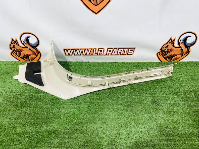 LR172940 Left footrest protection plate Range Rover L460 (2023-) Used cost  € in stock 1 pcs.