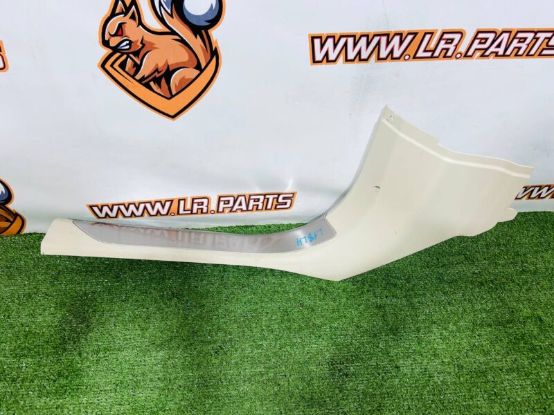 LR172940 Left footrest protection plate Range Rover L460 (2023-) Used cost  € in stock 1 pcs.