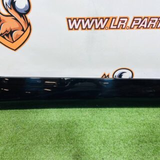 LR173213 Rear right door molding Range Rover L460 (2023-) Used cost  € in stock 1 pcs.