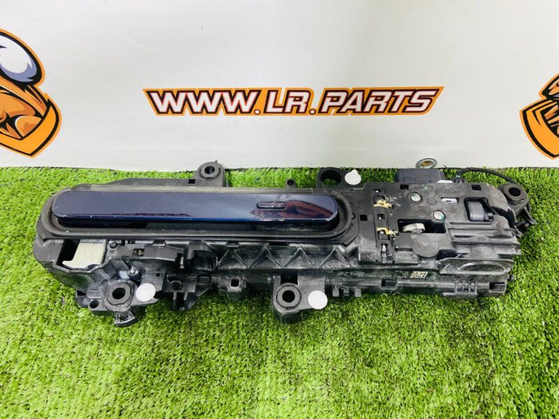 LR174229 Front exterior left door handle for Range Rover Sport L461 (2023-) Used cost 260 € in stock 2 pcs.