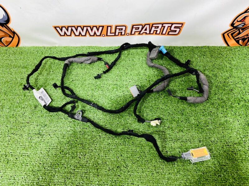 LR176450 Wiring harness for rear right door Range Rover L460 (2023-) Used cost 220 € in stock 1 pcs.