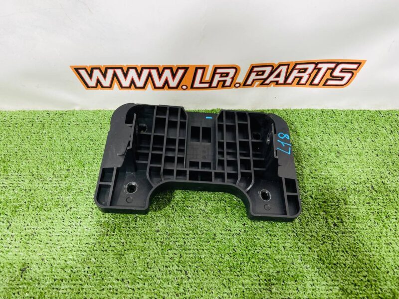 LR177622 Bracket for floor console Range Rover L460 (2023-) Used cost 80 € in stock 1 pcs.