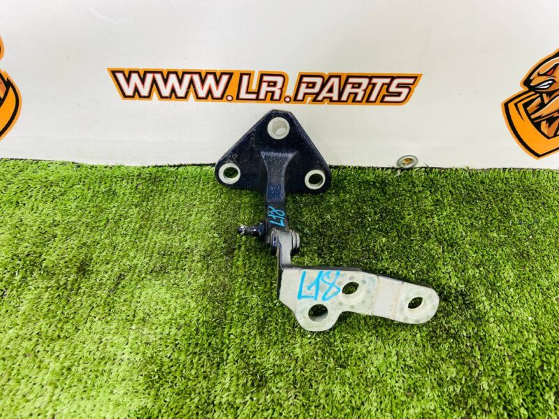 LR181426 Loop of the lower trunk lid, left side, Range Rover L460 (2023-) Used cost  € in stock 1 pcs.