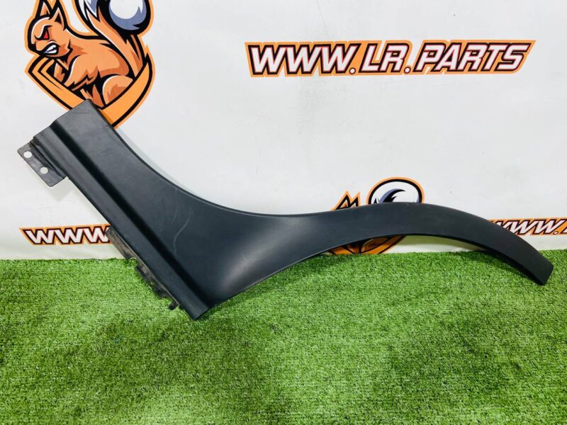 LR182596 Rear wheel arch molding left Range Rover L460 (2023-) Used cost  € in stock 1 pcs.