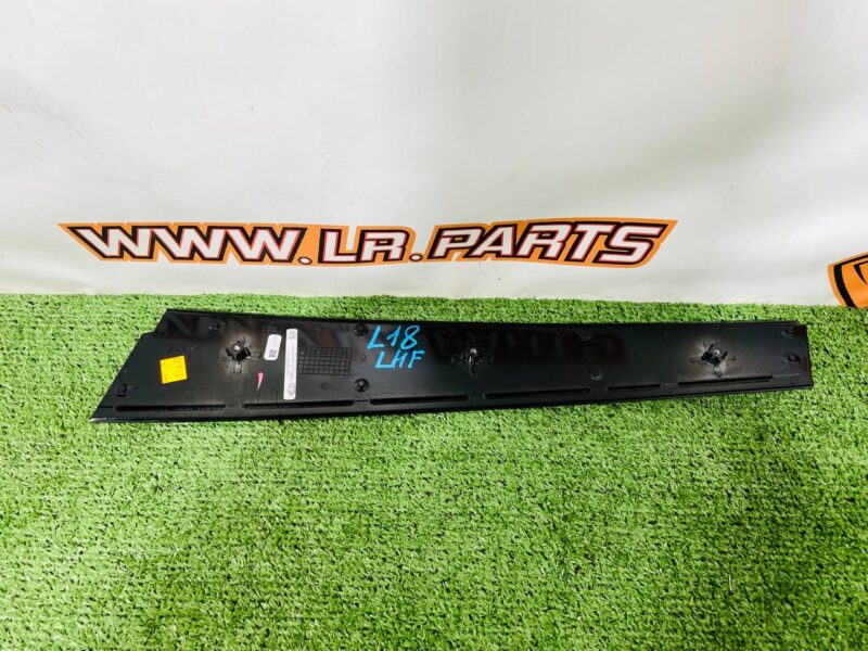 LR183126 Finishing of the front left door Range Rover L460 (2023-) Used cost 95 € in stock 1 pcs.