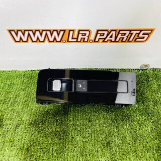LR186365 Window lifter button for the rear door of Range Rover L460 (2023-) used cost  € in stock 2 pcs.