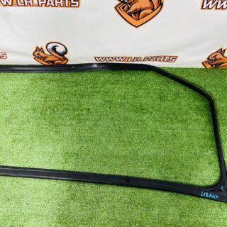 LR189313 Guide glass for the front right door of the Range Rover L460 (2023-) Used cost 85 € in stock 1 pcs.