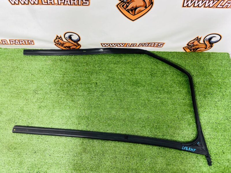 LR189313 Guide glass for the front right door of the Range Rover L460 (2023-) Used cost 85 € in stock 1 pcs.