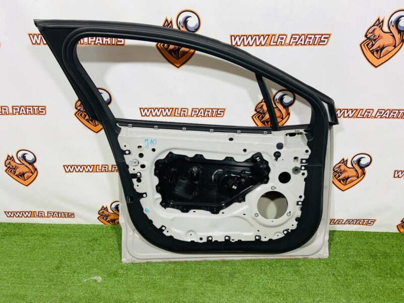 T4K1542 Front left door Jaguar I-Pace X590 (2018-) Used cost 650 € in stock 3 pcs.