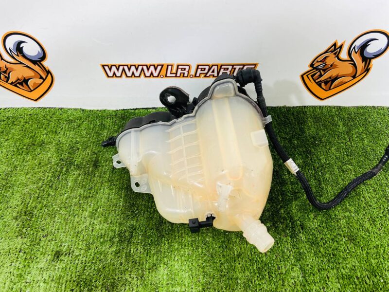 104123633 Expansion tank Range Rover L460 (2023-) Used cost  € in stock 1 pcs.