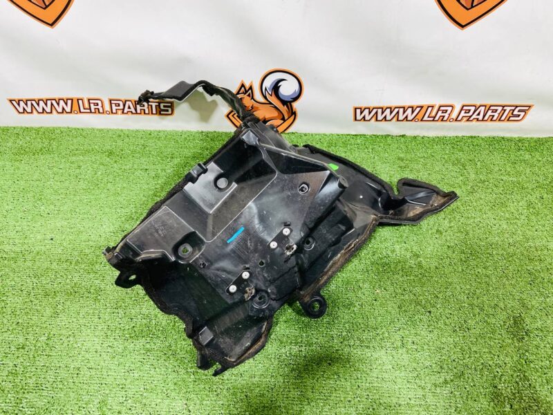 527123580 Left Engine Compartment Insulator Range Rover L460 (2023-) Used cost  € in stock 1 pcs.