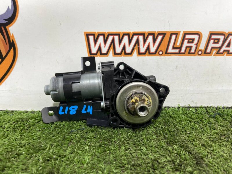 531000007 Motor regulator for the front left seat of Range Rover L460 (2023-) Used cost  € in stock 1 pcs.