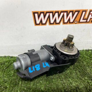 531000007 Motor regulator for the front left seat of Range Rover L460 (2023-) Used cost  € in stock 1 pcs.