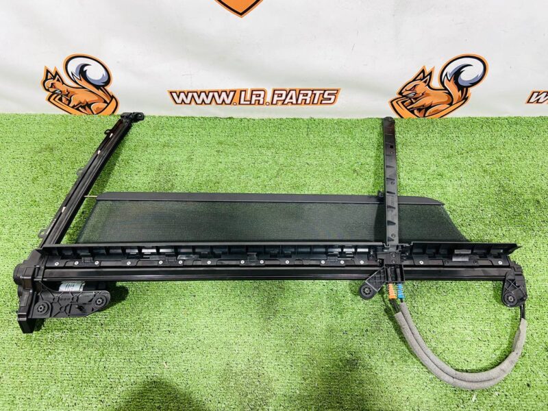 532123611 Rear left door curtain for Range Rover L460 (2023-) Used cost  € in stock 1 pcs.
