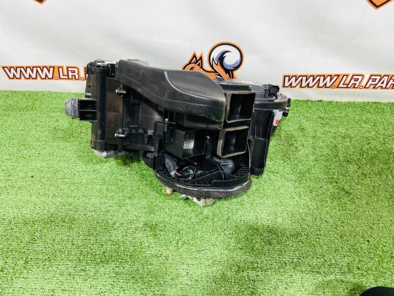 568123506 Heater block and evaporator Range Rover L460 (2023-) Used cost  € in stock 1 pcs.