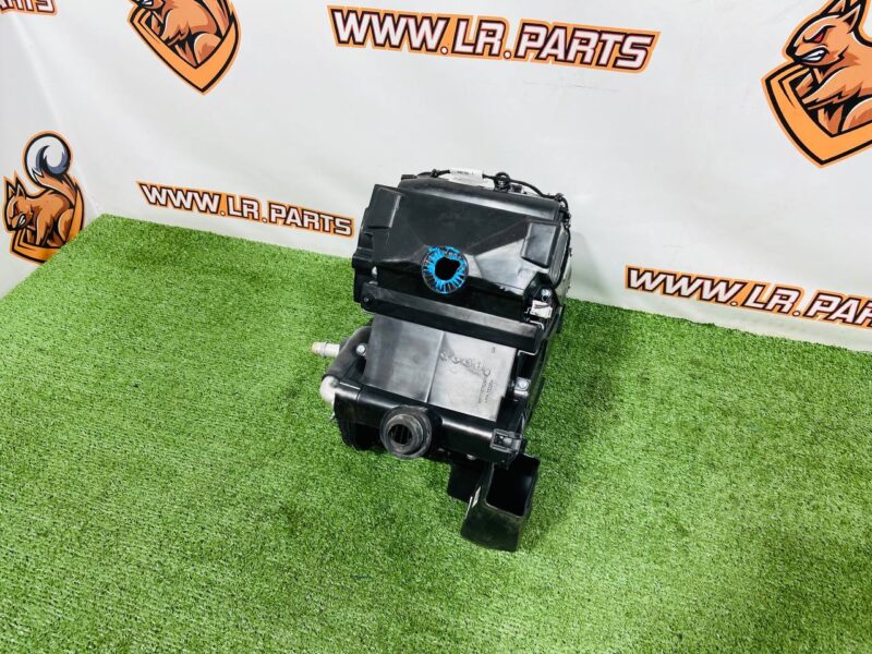 568123506 Heater block and evaporator Range Rover L460 (2023-) Used cost  € in stock 1 pcs.