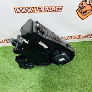 568123506 Heater block and evaporator Range Rover L460 (2023-) Used cost  € in stock 1 pcs.