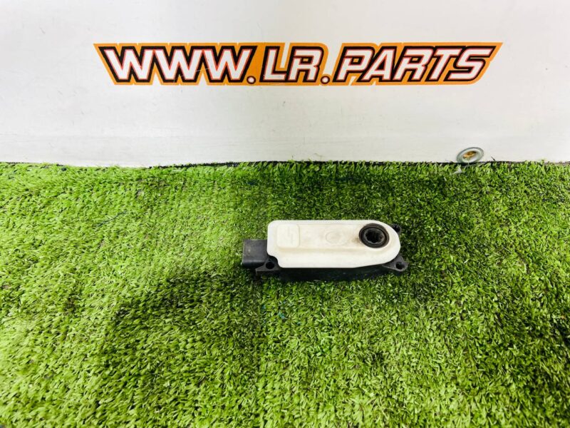 5877R1007A Blinds motor for Range Rover Sport L461 (2023-) used cost  € in stock 1 pcs.