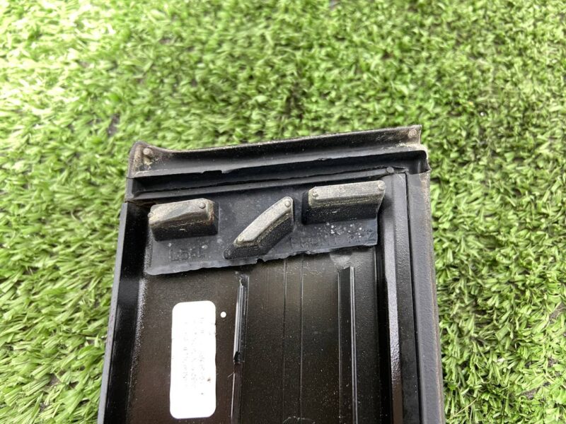 LR092746 Roof lining right Range Rover Velar L560 (2018-) used cost  € in stock 1 pcs.