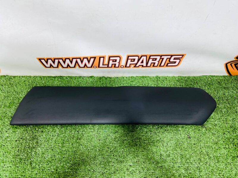 LR150497 Finishing of the right front door Range Rover L460 (2023-) Used cost  € in stock 1 pcs.