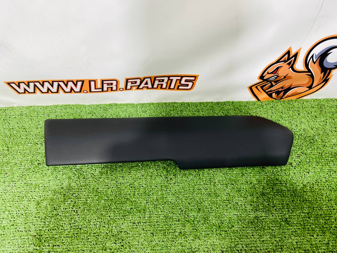 LR150514 Interior finishing of the front left door of Range Rover L460 (2023-) Used cost € in stock 1 pcs.