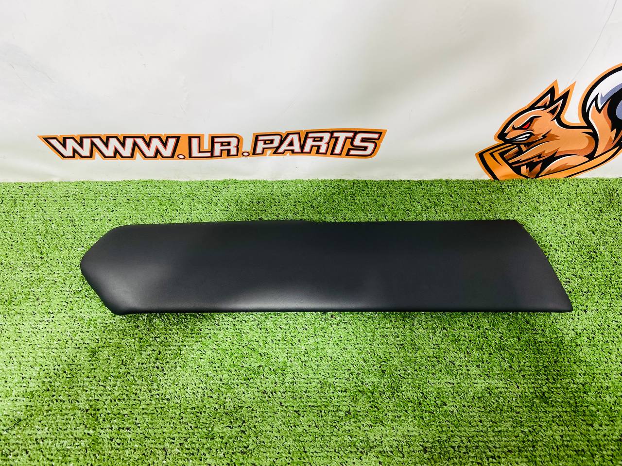 LR150514 Interior finishing of the front left door of Range Rover L460 (2023-) Used cost € in stock 1 pcs.