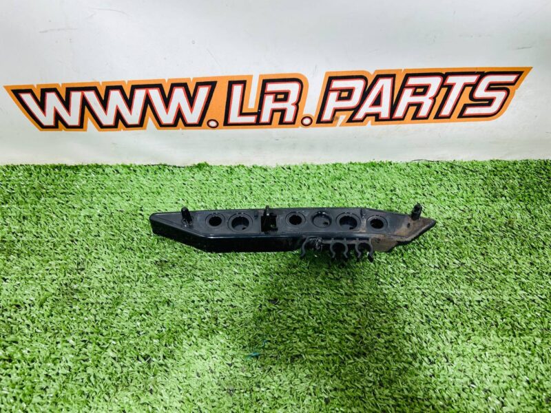 LR150995 Right wing strut Range Rover L460 (2023-) Used cost  € in stock 1 pcs.