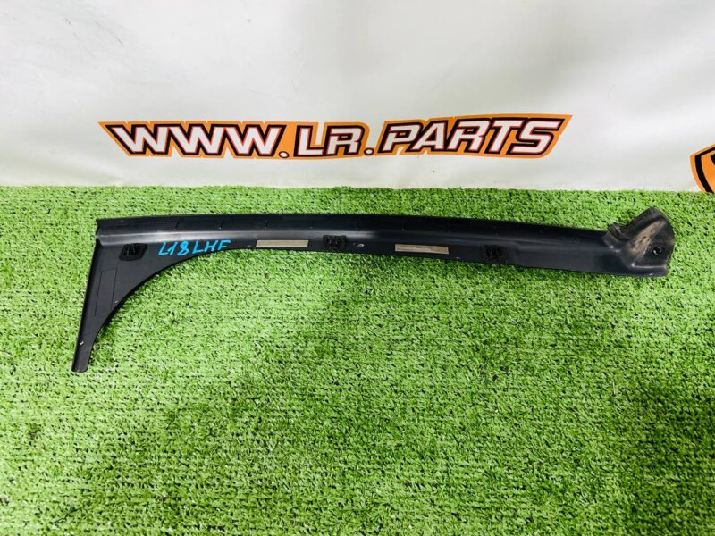 LR151538 Finish trim for the exterior front left door of Range Rover L460 (2023-) Used cost  € in stock 1 pcs.