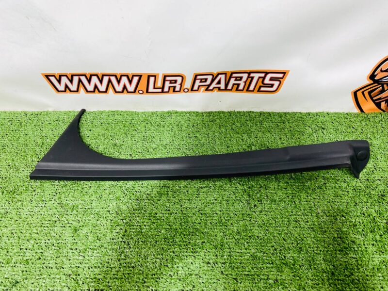 LR151538 Finish trim for the exterior front left door of Range Rover L460 (2023-) Used cost  € in stock 1 pcs.