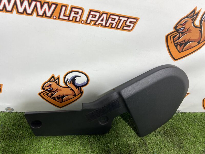 LR151605 Front Right Seat Cushion Panel Range Rover L460 (2023-) Used cost  € in stock 1 pcs.