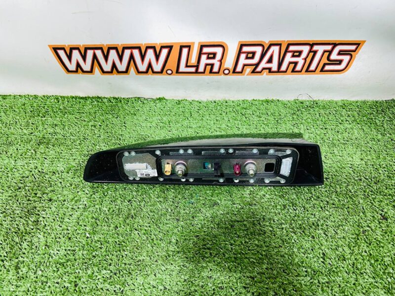 LR151864 Antenna (fin) Range Rover L460 (2023-) Used cost  € in stock 1 pcs.