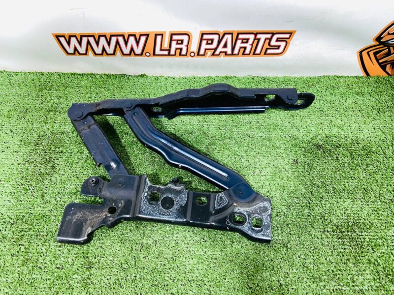 LR151891 Left hood loop Range Rover Sport L461 (2023-) Used cost 50 € in stock 2 pcs.