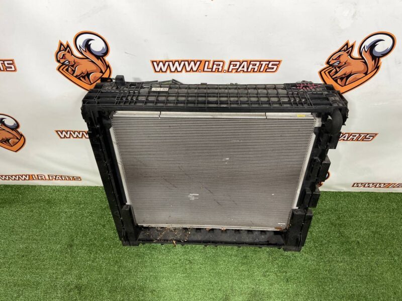LR152200KIT Radiator cassette 3.0D Range Rover Sport L461 (2023-) Used cost  € in stock 2 pcs.