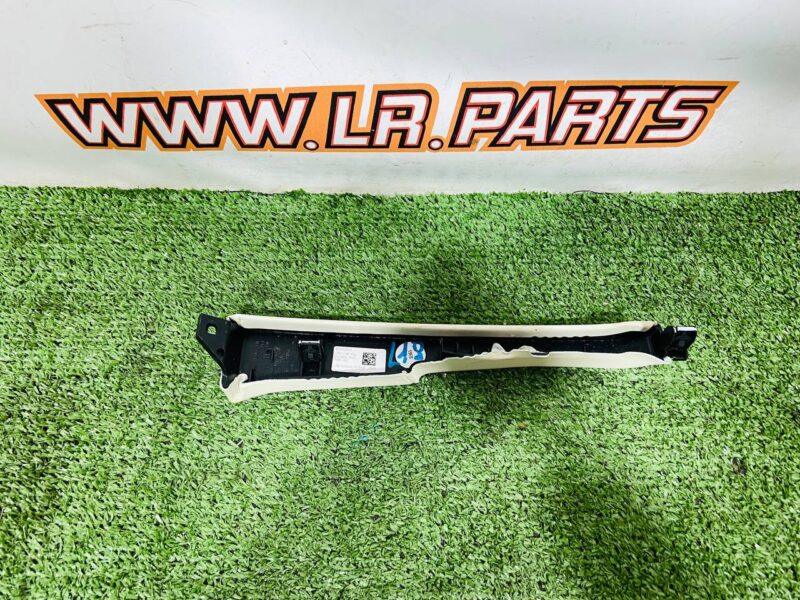 LR152235 Right Range Rover L460 (2023-) Instrument Panel Used cost  € in stock 1 pcs.
