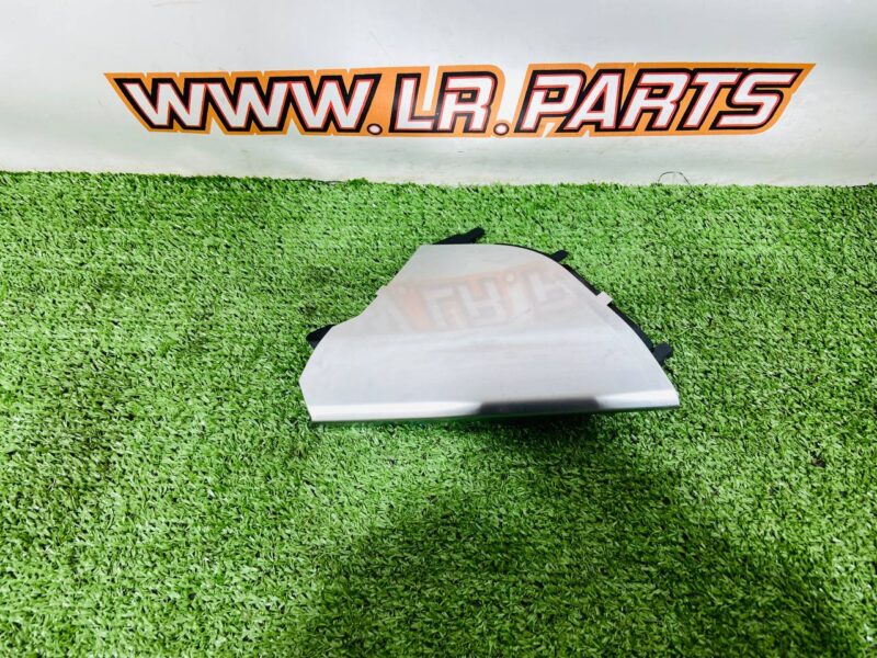 LR152679 Right Instrument Panel Molding Range Rover L460 (2023-) Used cost  € in stock 1 pcs.
