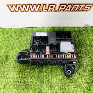 LR153001 Fuse box Range Rover L460 (2023-) Used cost  € in stock 1 pcs.