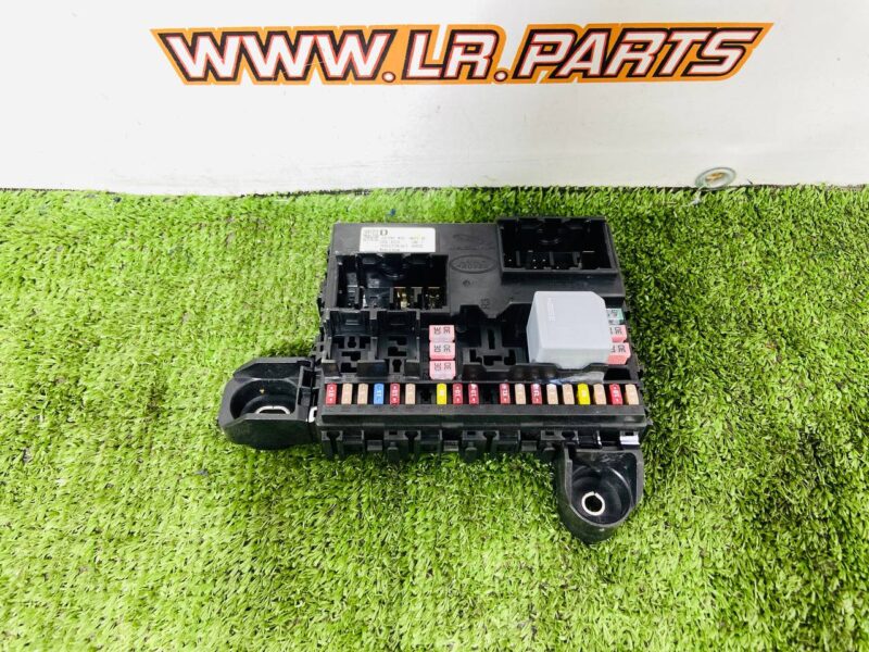 LR153001 Fuse box Range Rover L460 (2023-) Used cost  € in stock 1 pcs.