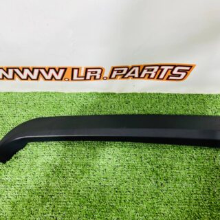 LR153101 Exterior finish of the right rear door of Range Rover L460 (2023-) Used cost  € in stock 1 pcs.