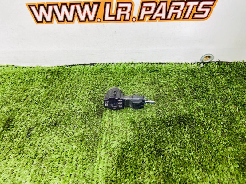 LR153157 Range Rover L460 (2023-) Used Parking Assistance System Sensor cost  € in stock 1 pcs.