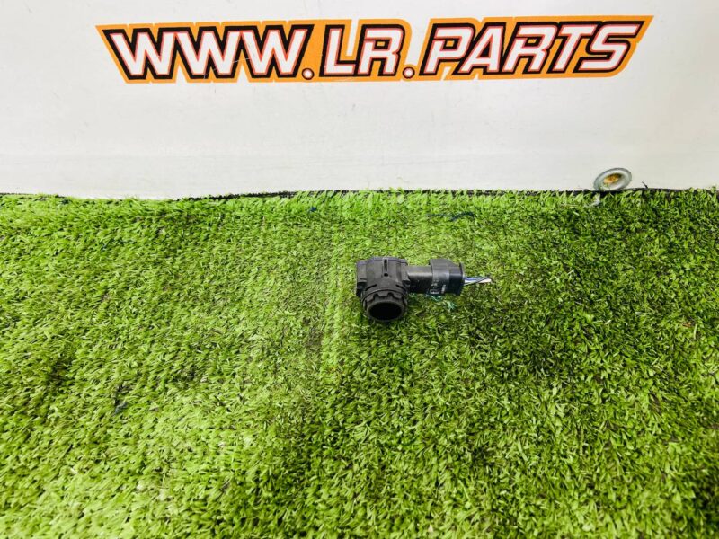 LR153157 Range Rover L460 (2023-) Used Parking Assistance System Sensor cost  € in stock 1 pcs.