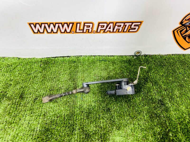LR153357 Rear left body position sensor for Range Rover L460 (2023-) Used cost  € in stock 1 pcs.