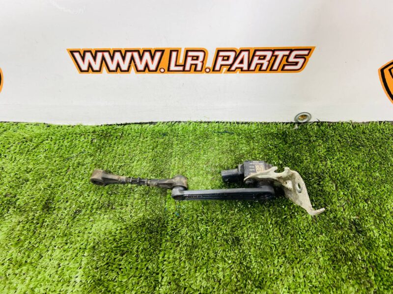 LR153357 Rear left body position sensor for Range Rover L460 (2023-) Used cost  € in stock 1 pcs.